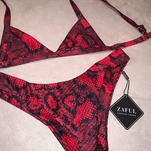 •3 for 50• NWT Red Snake Bikini Set